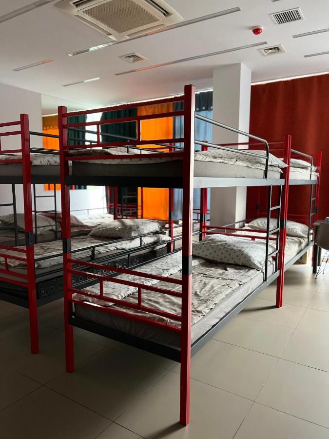 Hostel Fuchs Варшава Экстерьер фото