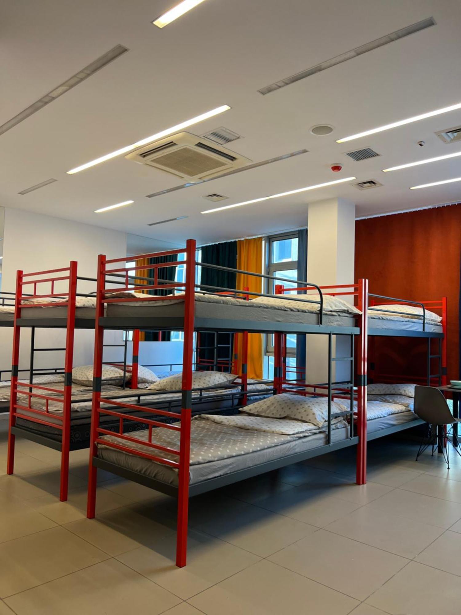Hostel Fuchs Варшава Экстерьер фото